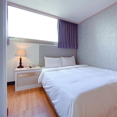 Chrysler Hotel Taipei Luaran gambar