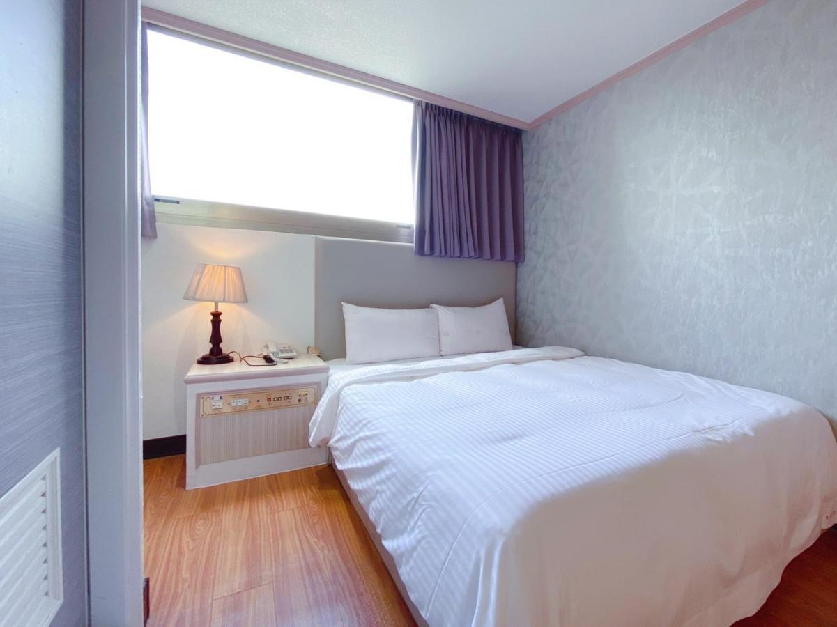 Chrysler Hotel Taipei Luaran gambar